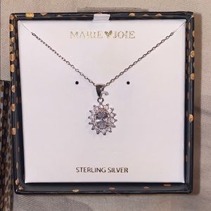 Beautiful oval necklace